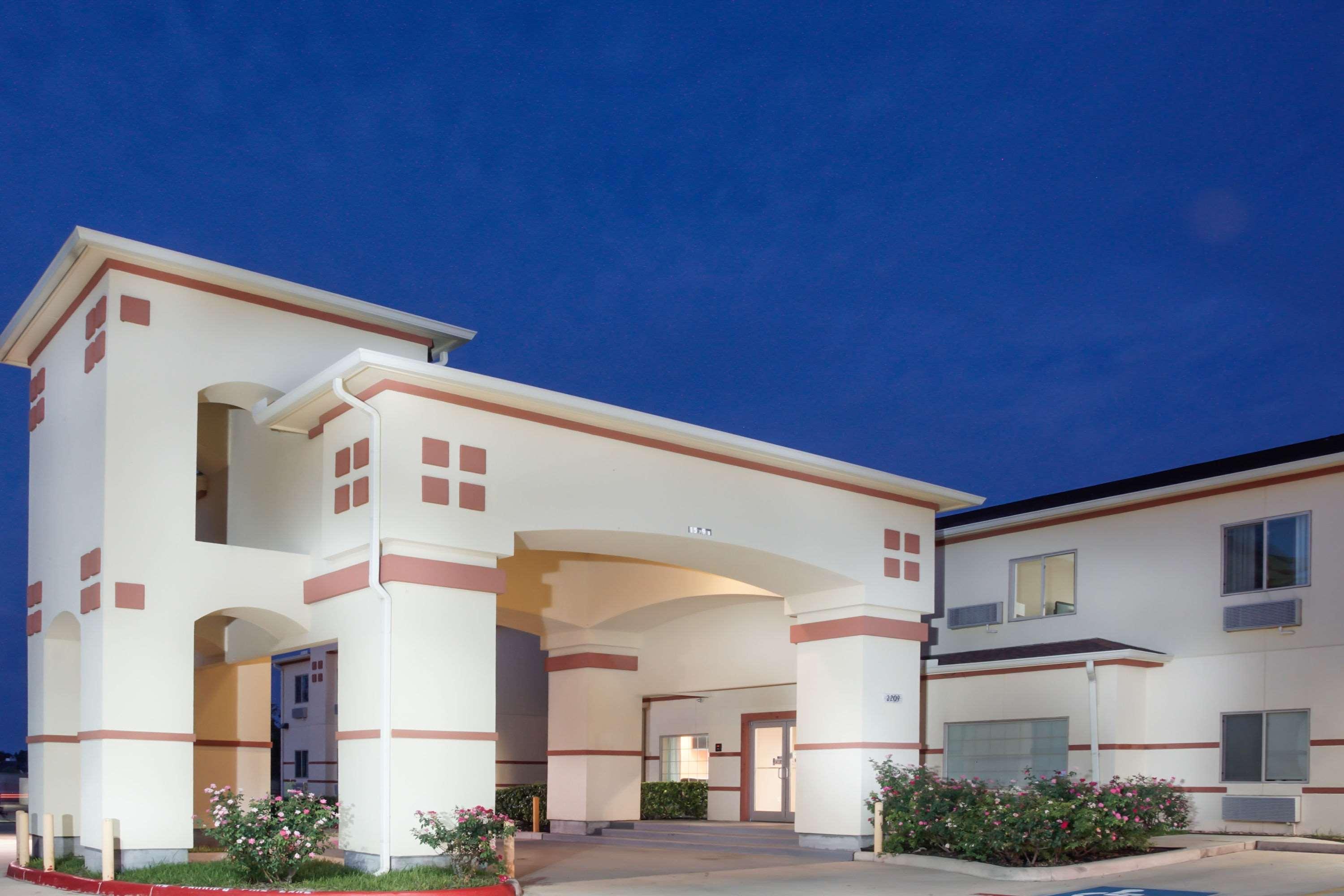 Готель Super 8 By Wyndham Brenham Tx Екстер'єр фото