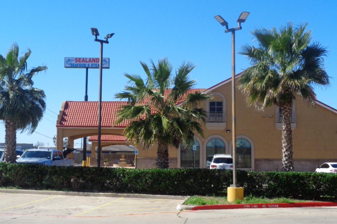 Готель Super 8 By Wyndham Brenham Tx Екстер'єр фото